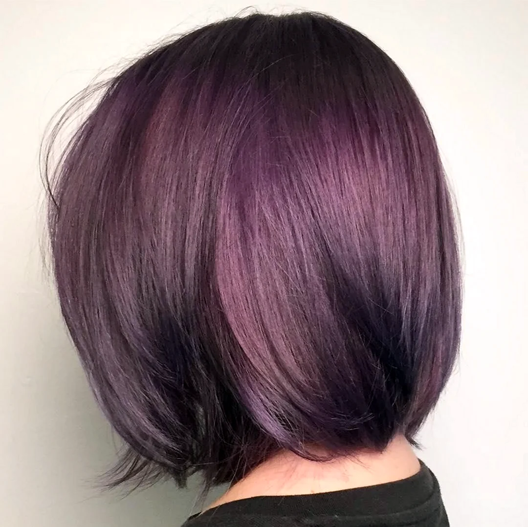 Фиолетовый цвет волос каре