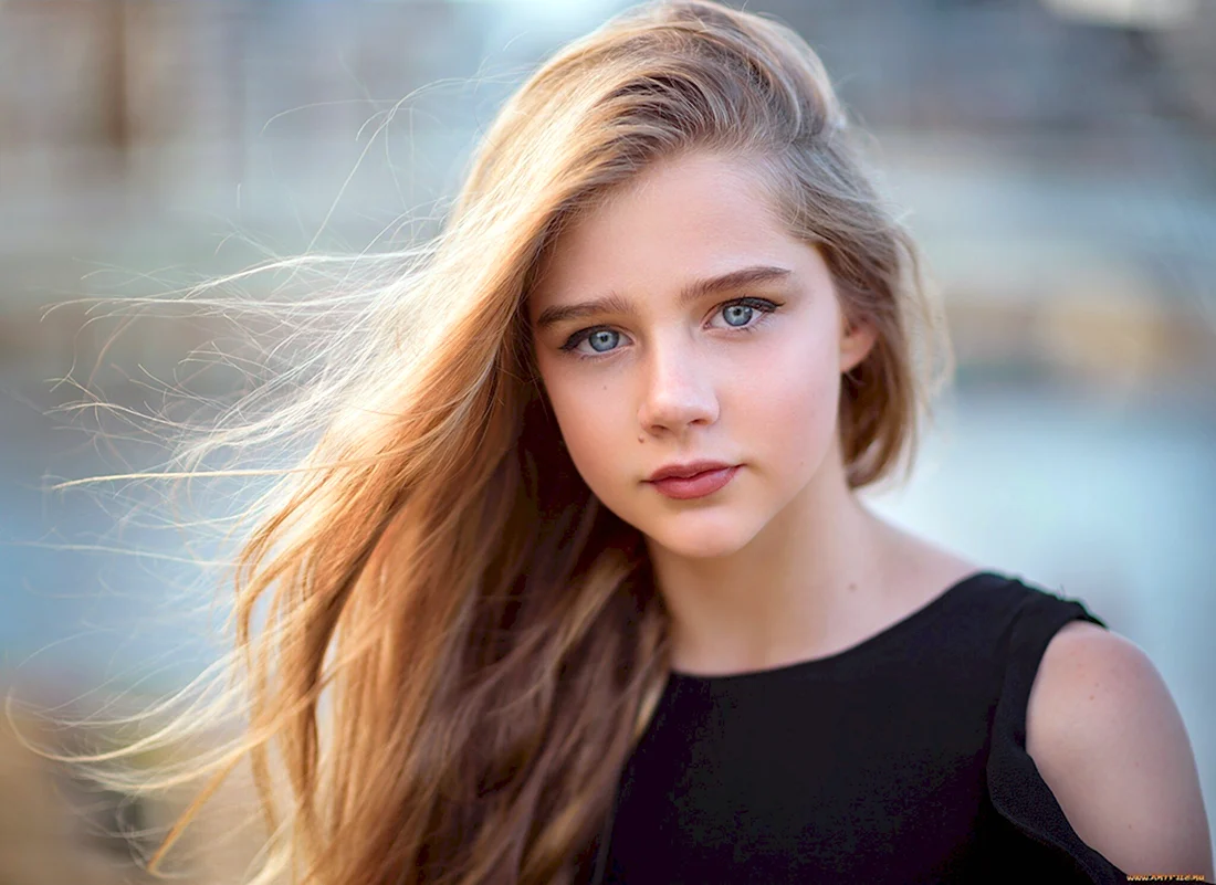 Фото красивых девушек 14 лет портреты русые на аву