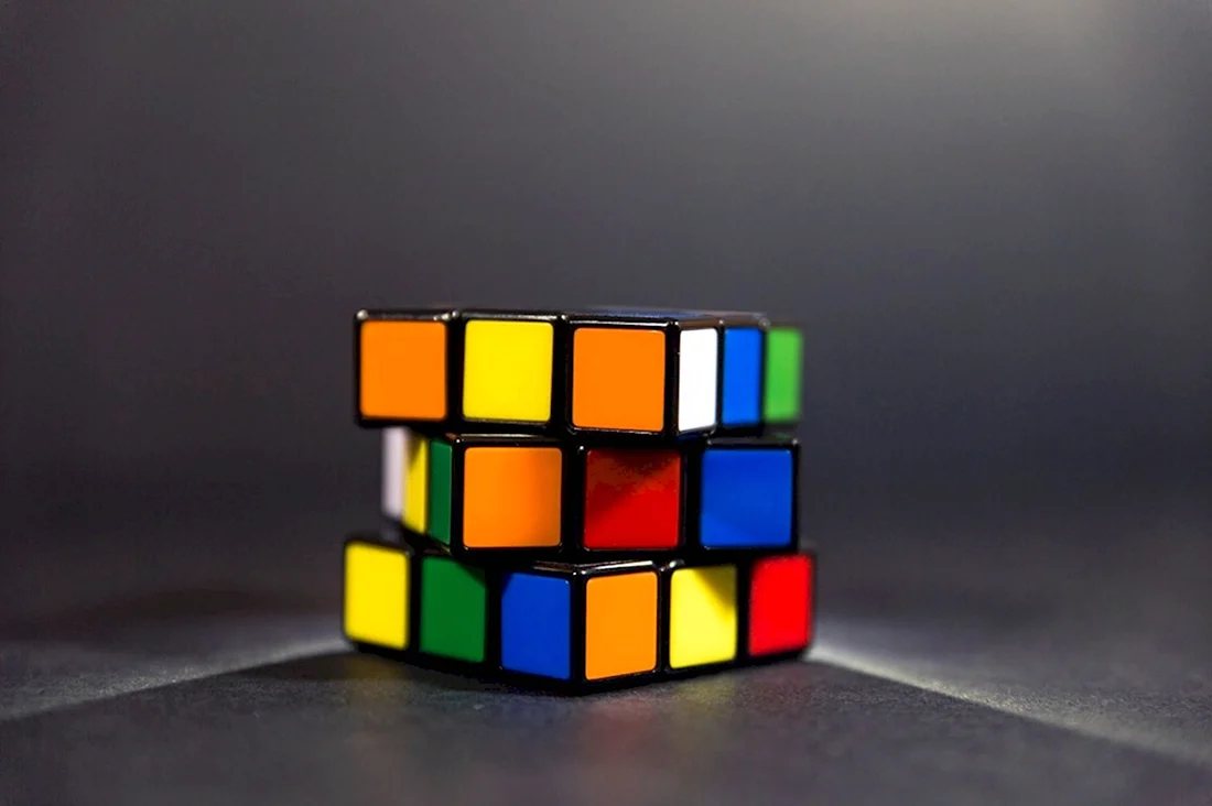 Фотосессия с кубиком Рубика