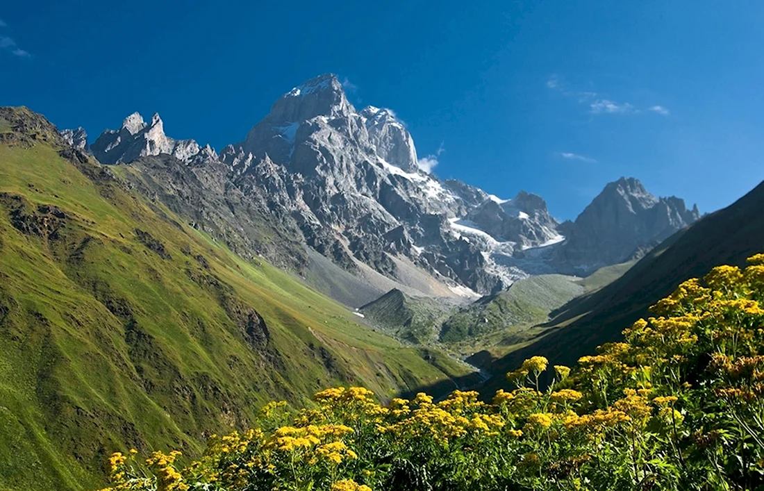 Гора Ушба в Грузии