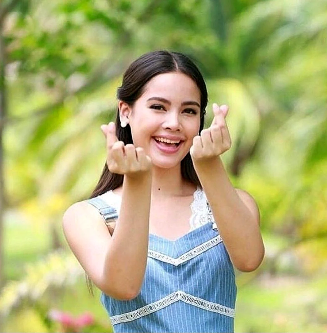 Яя актриса Таиланд
