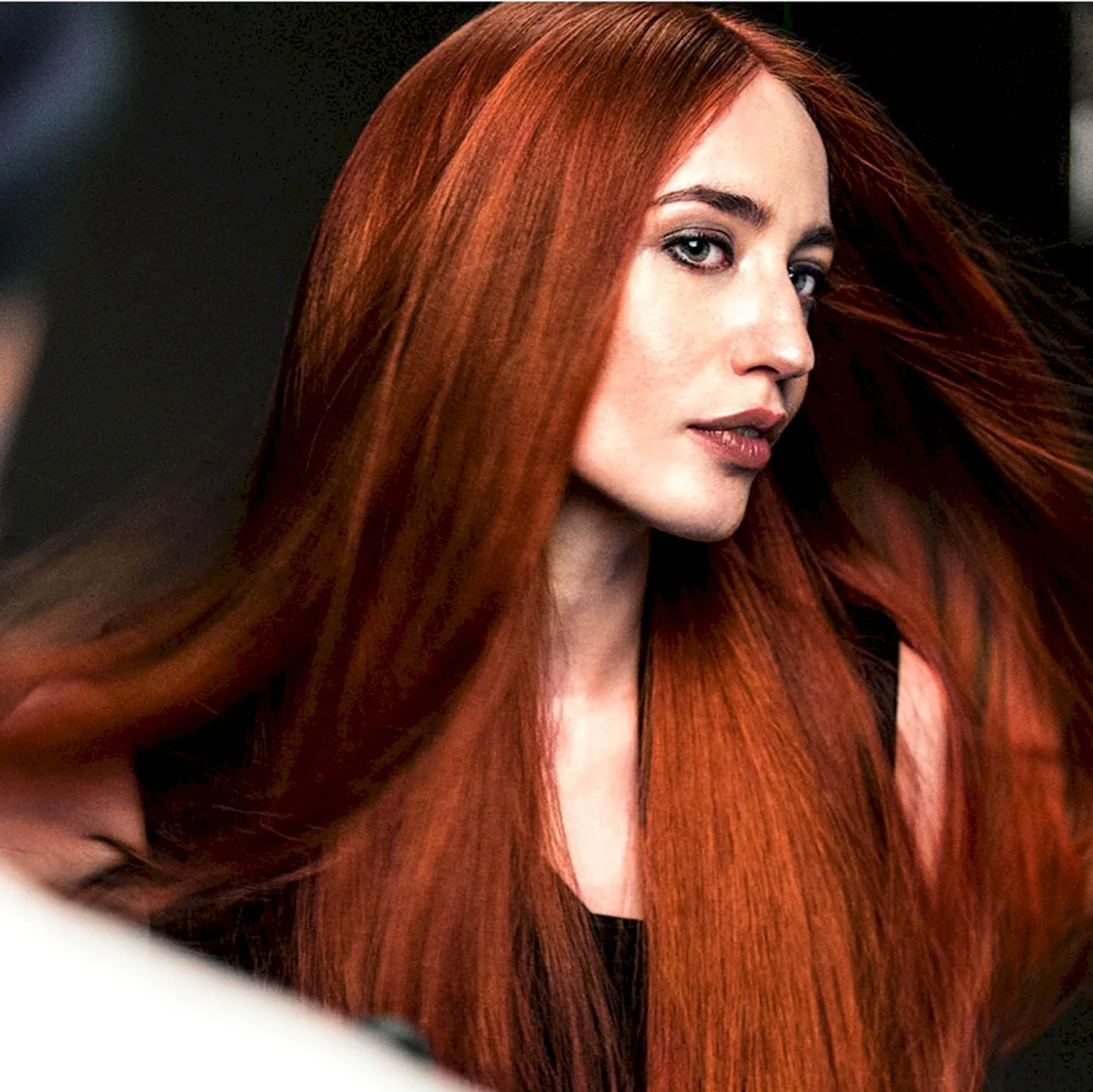 Каштаново рыжие волосы