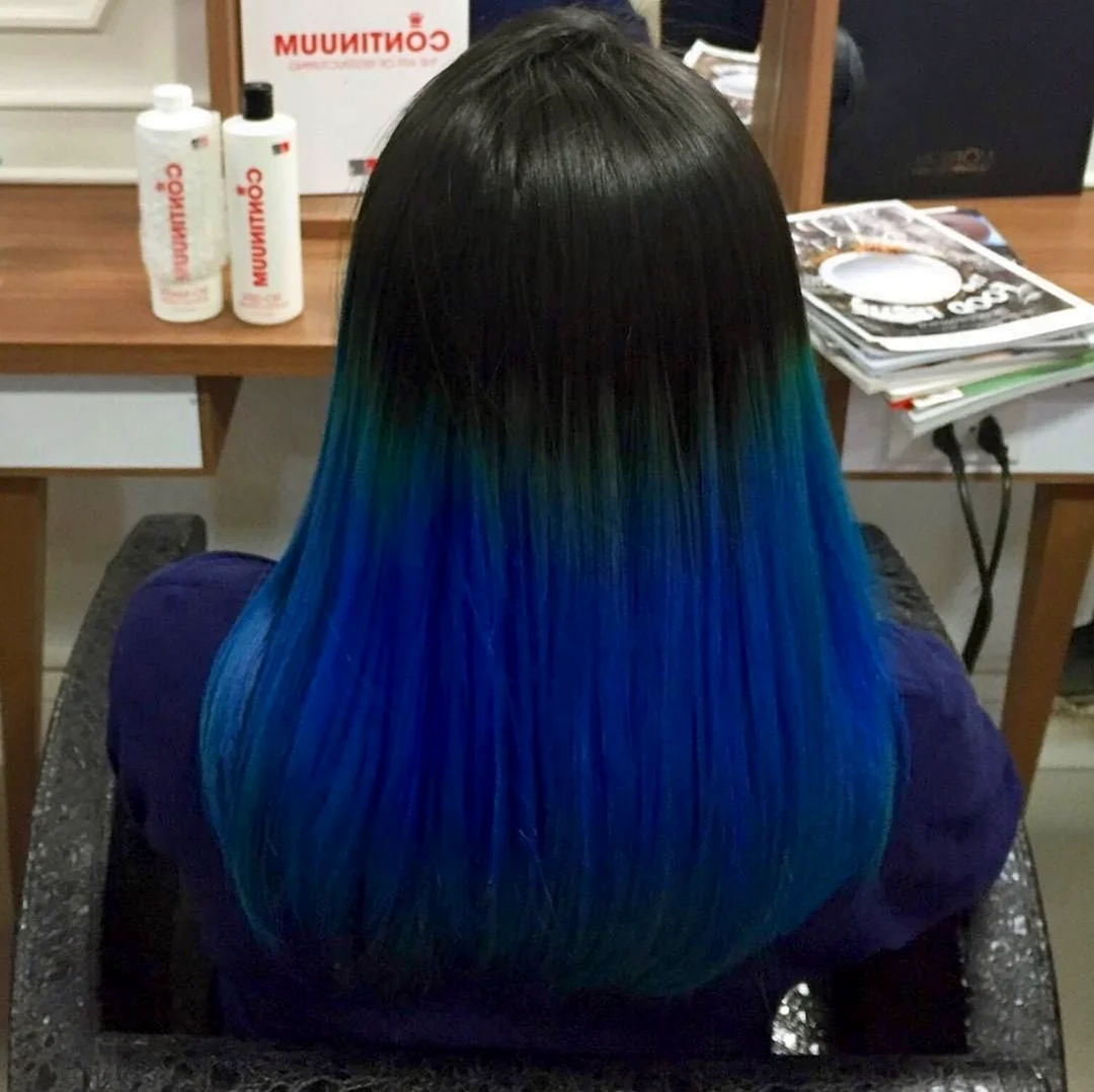 Колорирование волос синий