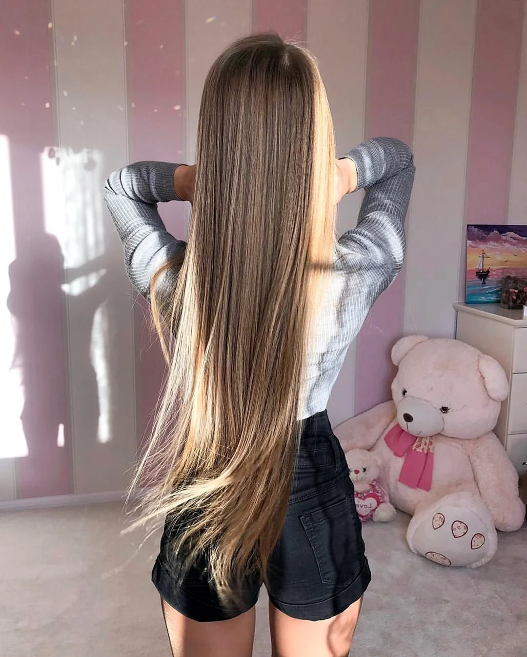 Красивые длинные русые волосы