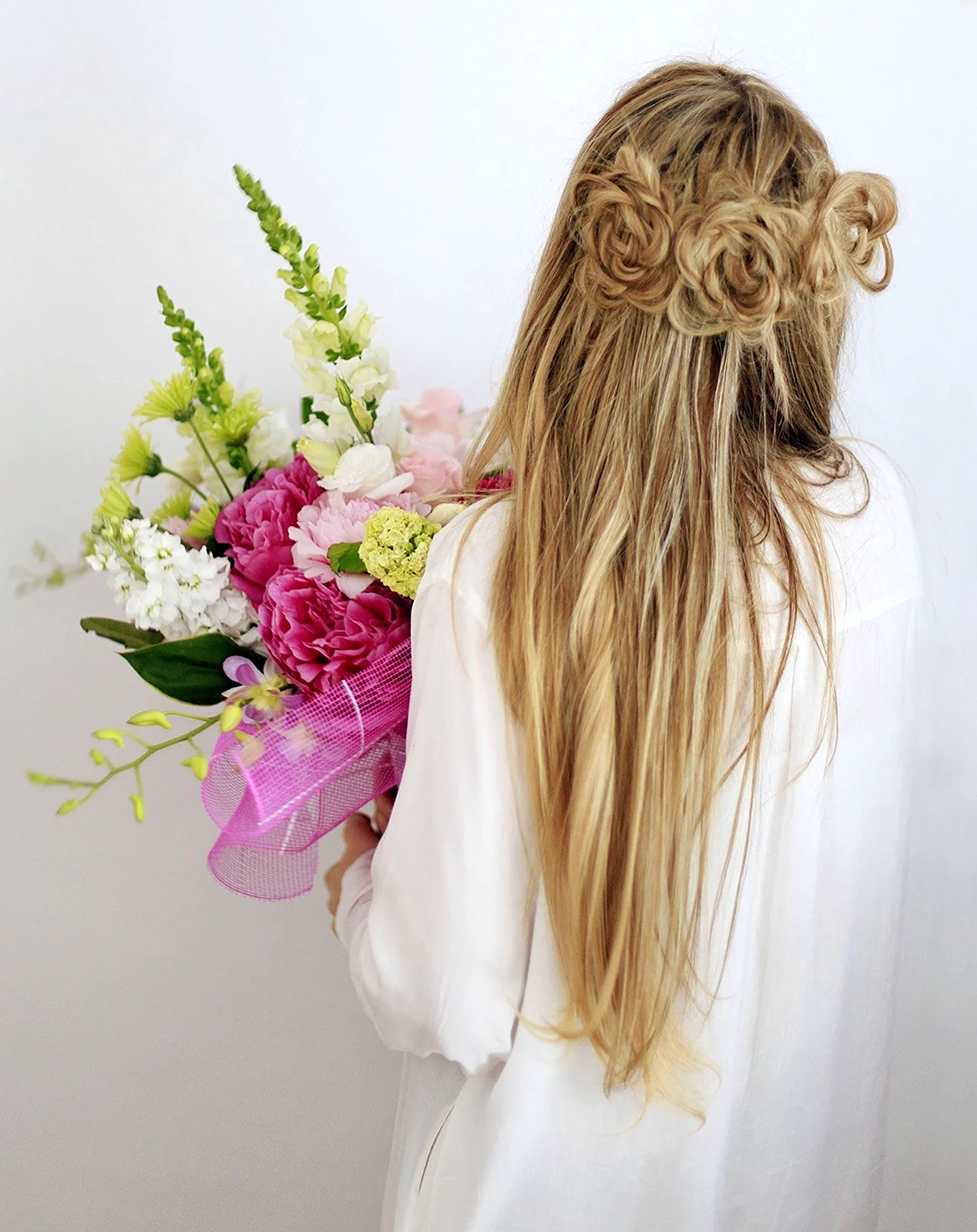 Красивые косы с цветами
