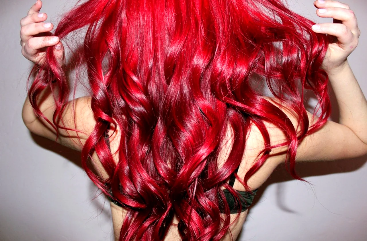 Красноватые волосы