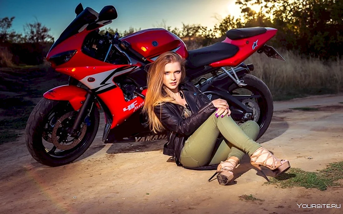 Кристина Павлийчук мотоцикл
