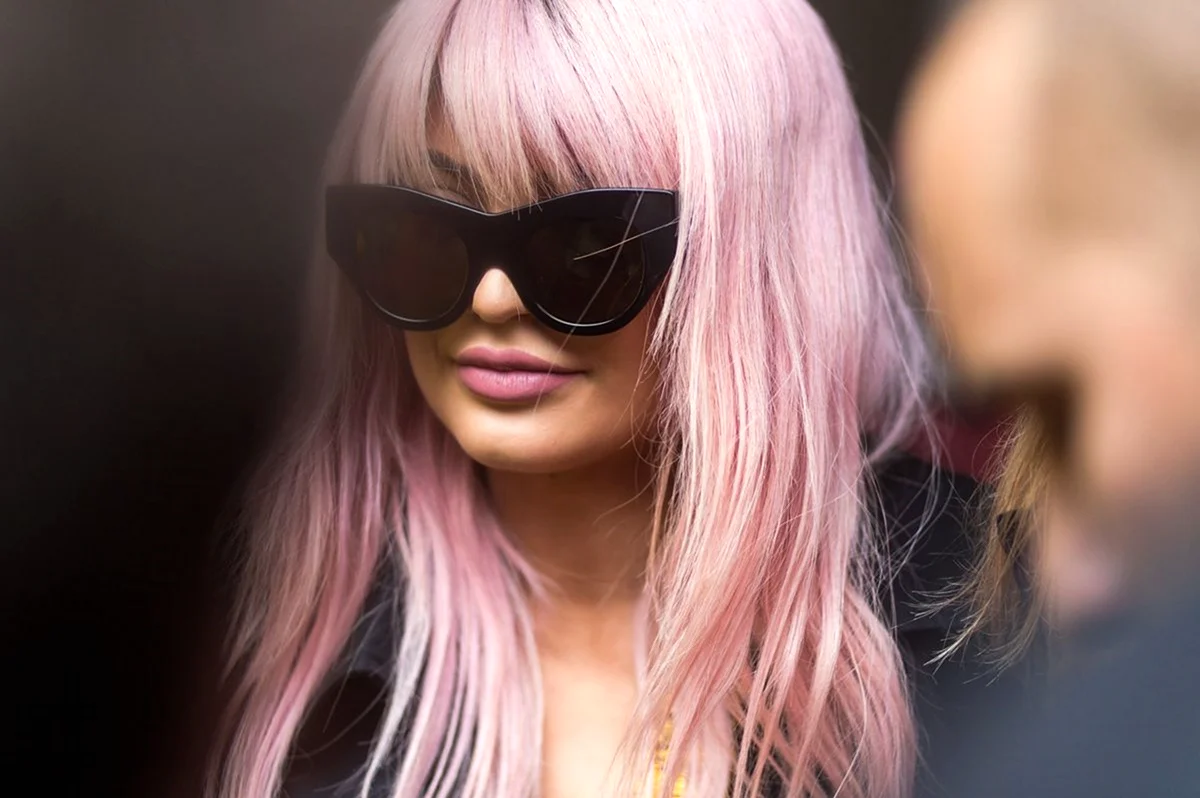 Kylie Jenner с розовыми волосами
