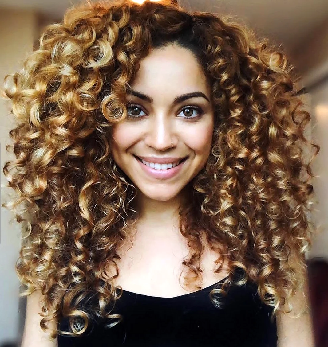 Latina curly hair