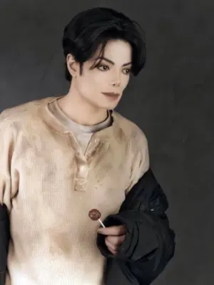 Майкл Джекс с короткой стрижкой