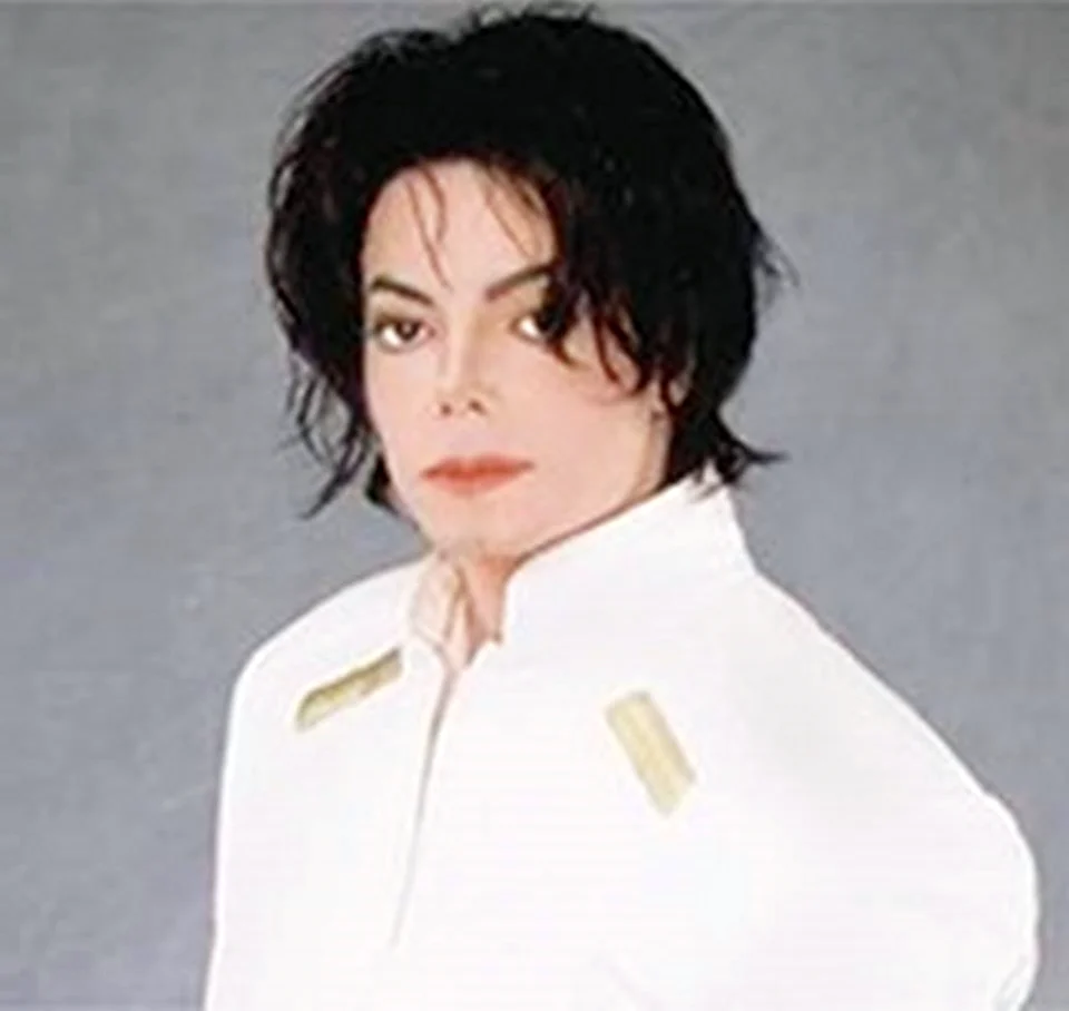 Майкл Джексон с короткими волосами
