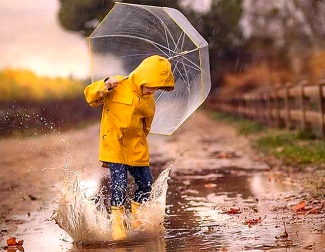 Мальчик с зонтом