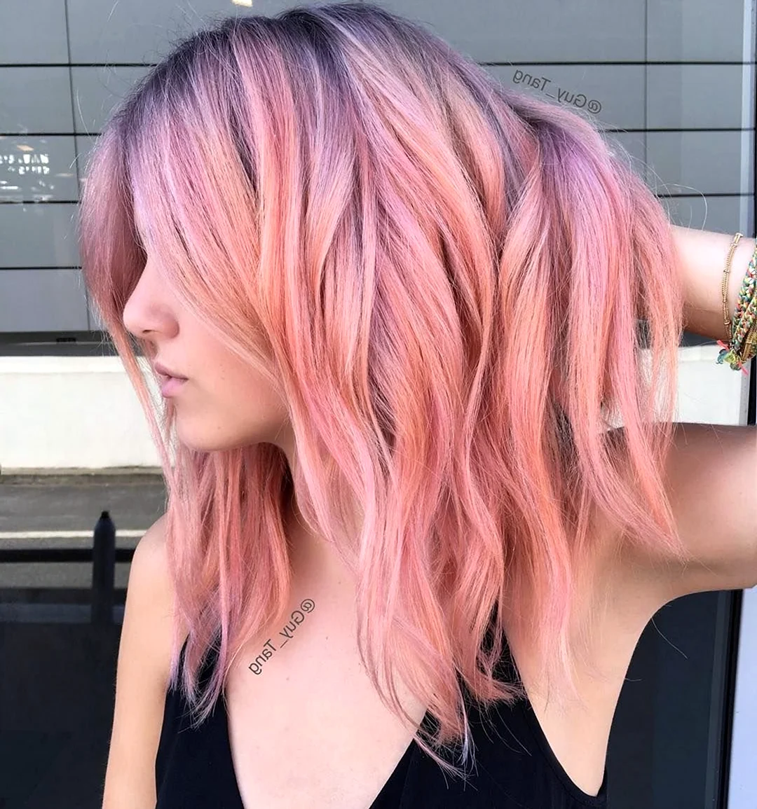 Мелирование розовое на средние волосы