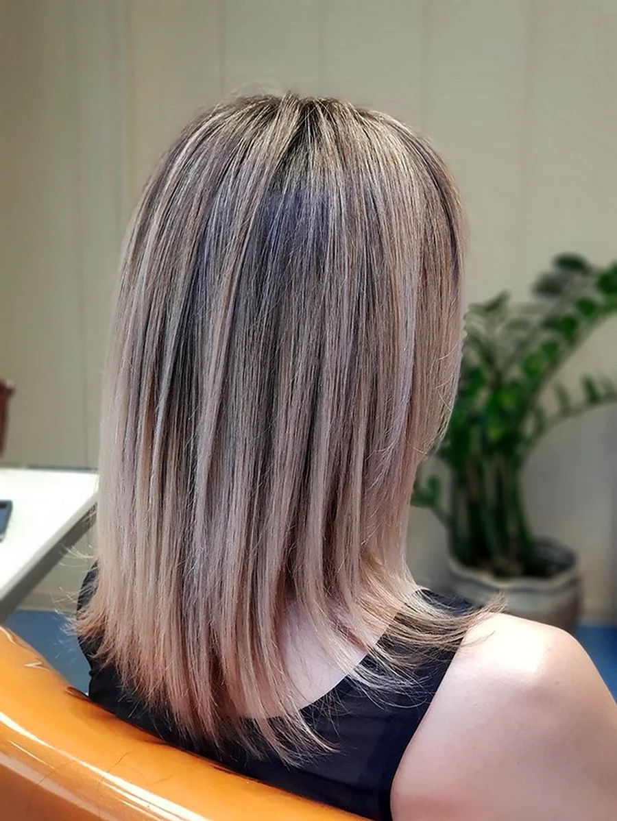 Мелирование волос на русые волосы средней длины с челкой