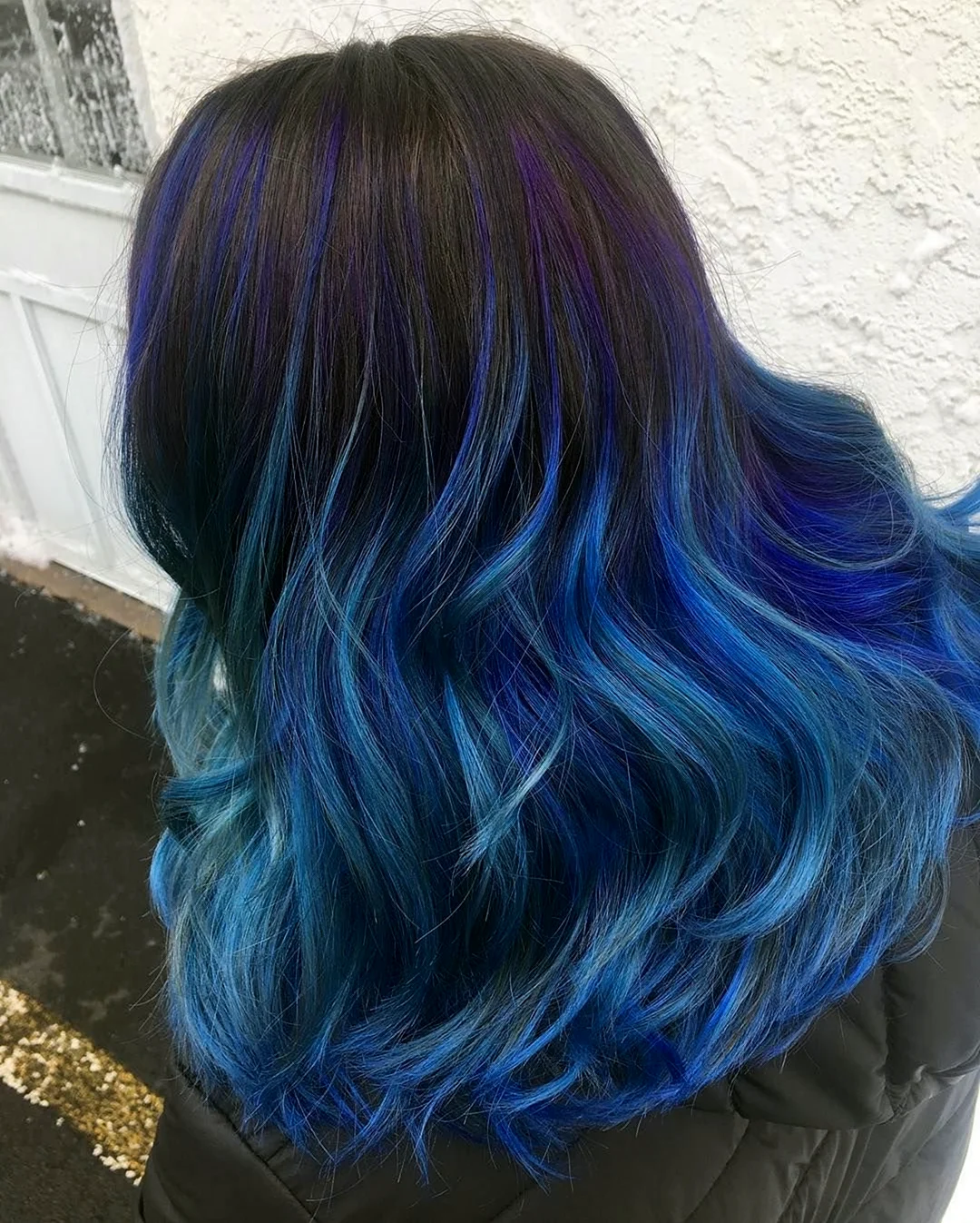 Мелирование волос синий