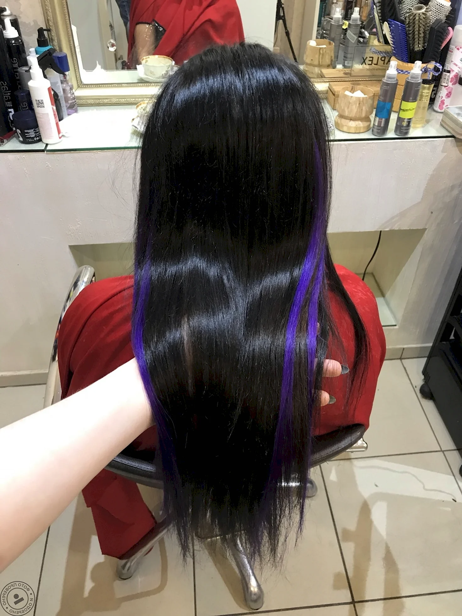 Наращивание цветных прядей волос