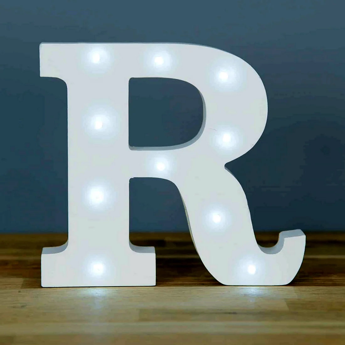 Объемная буква r