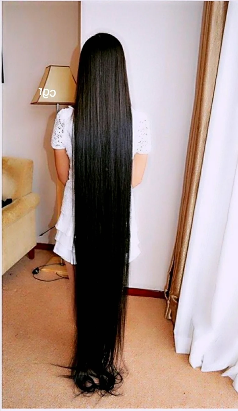 Очень длинные черные волосы