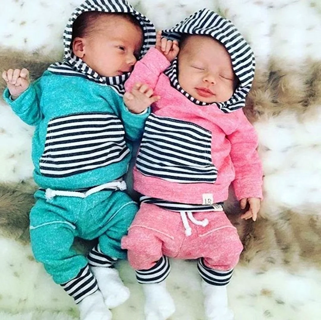Одежда для малышей двойняшек