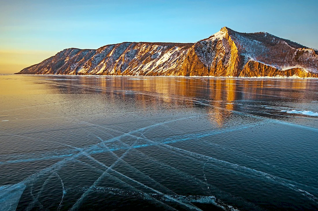 Ольхон вода Байкал лед