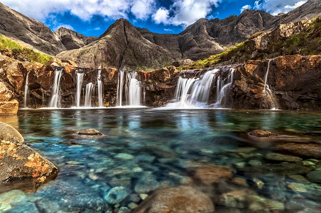 Остров Скай волшебные бассейны Шотландия
