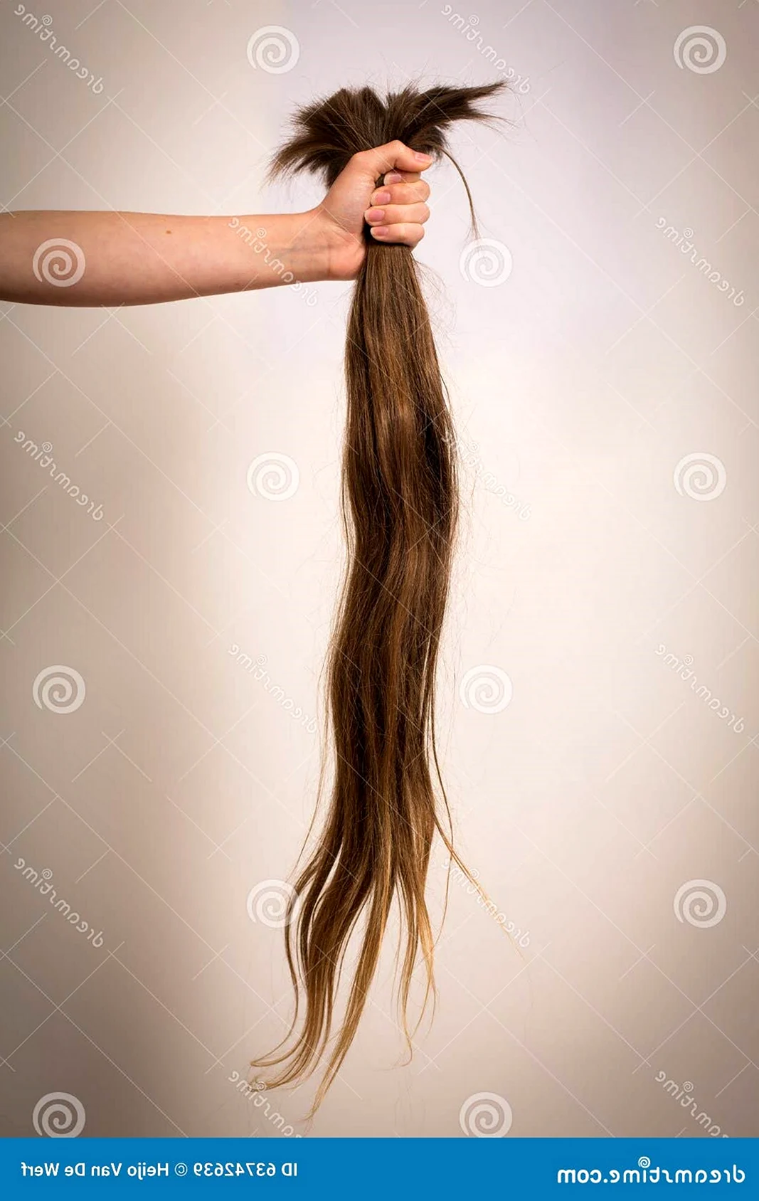 Отрезала длинные волосы