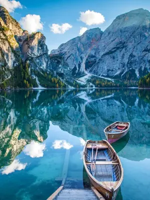 Озеро Брайес. Доломитовые Альпы Италия.