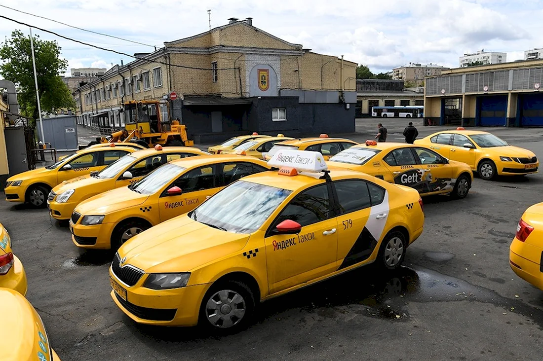 Парк автомобилей такси