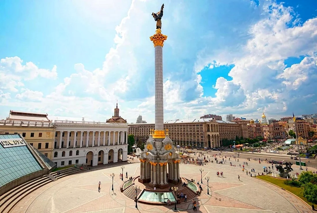 Площадь Майдана Незалежности в Киеве