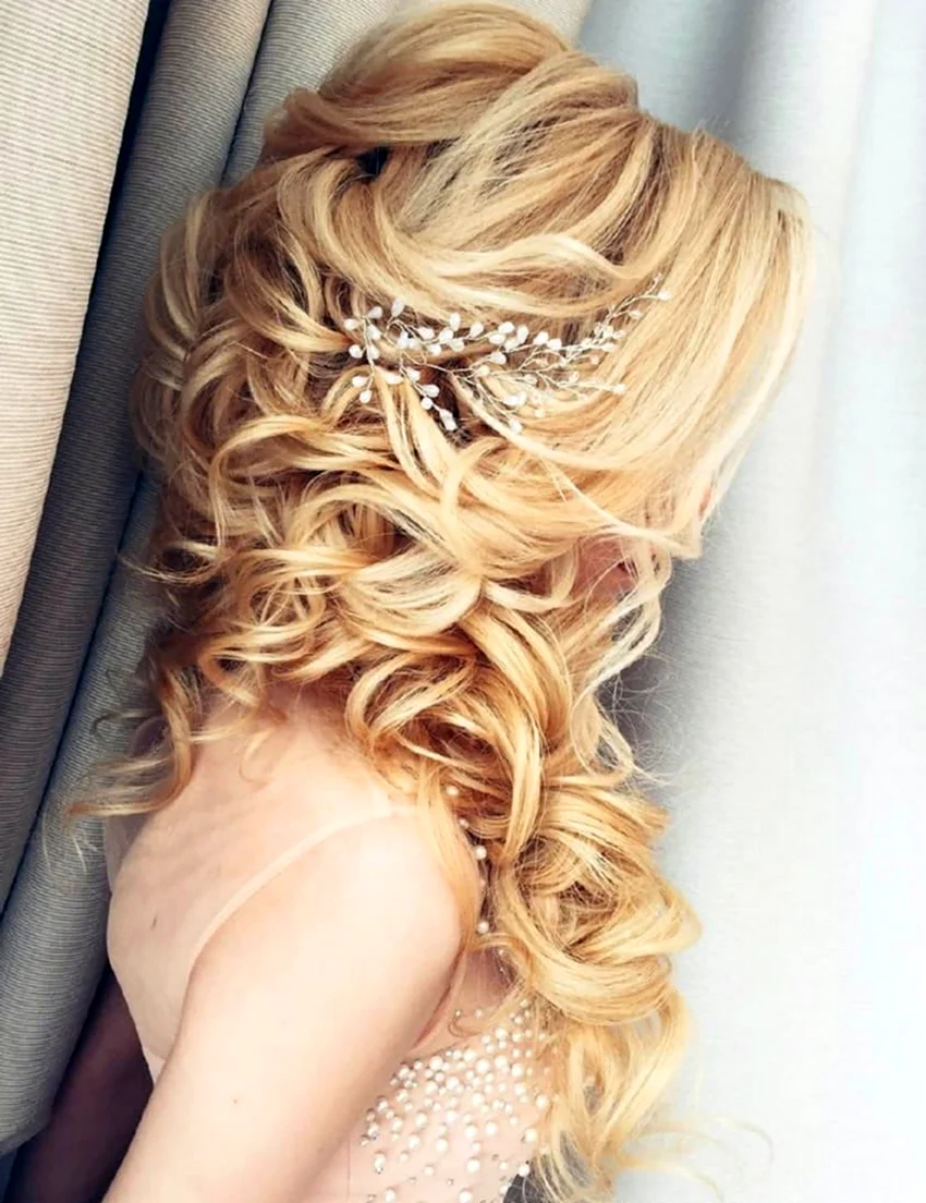 Прическа на свадьбу на длинные волосы