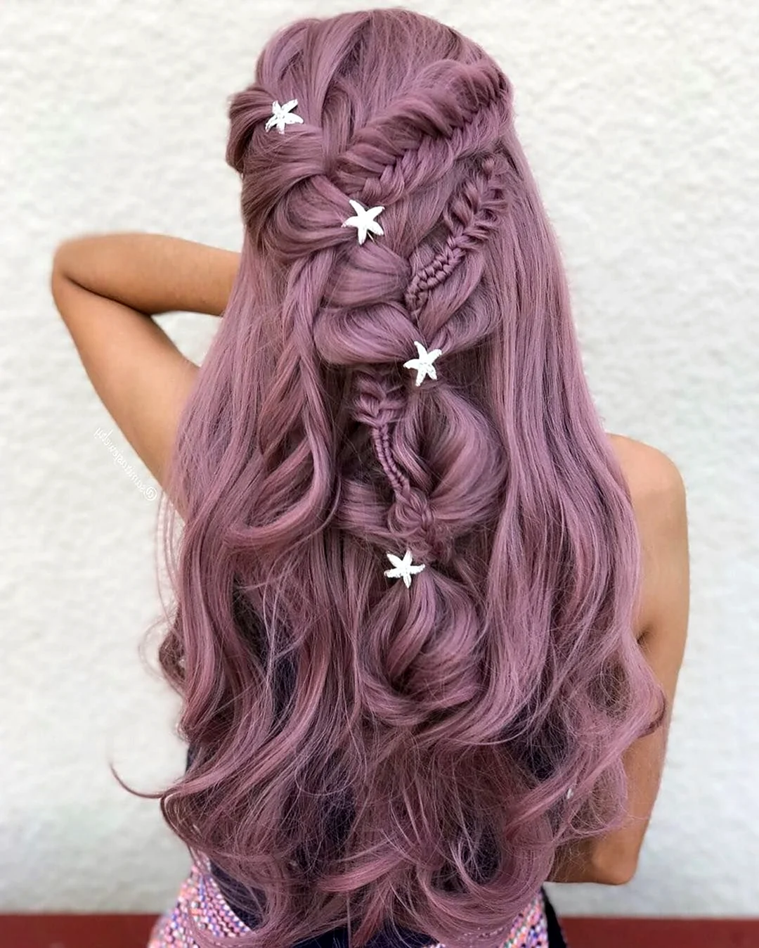 Прически с фиолетовыми волосами