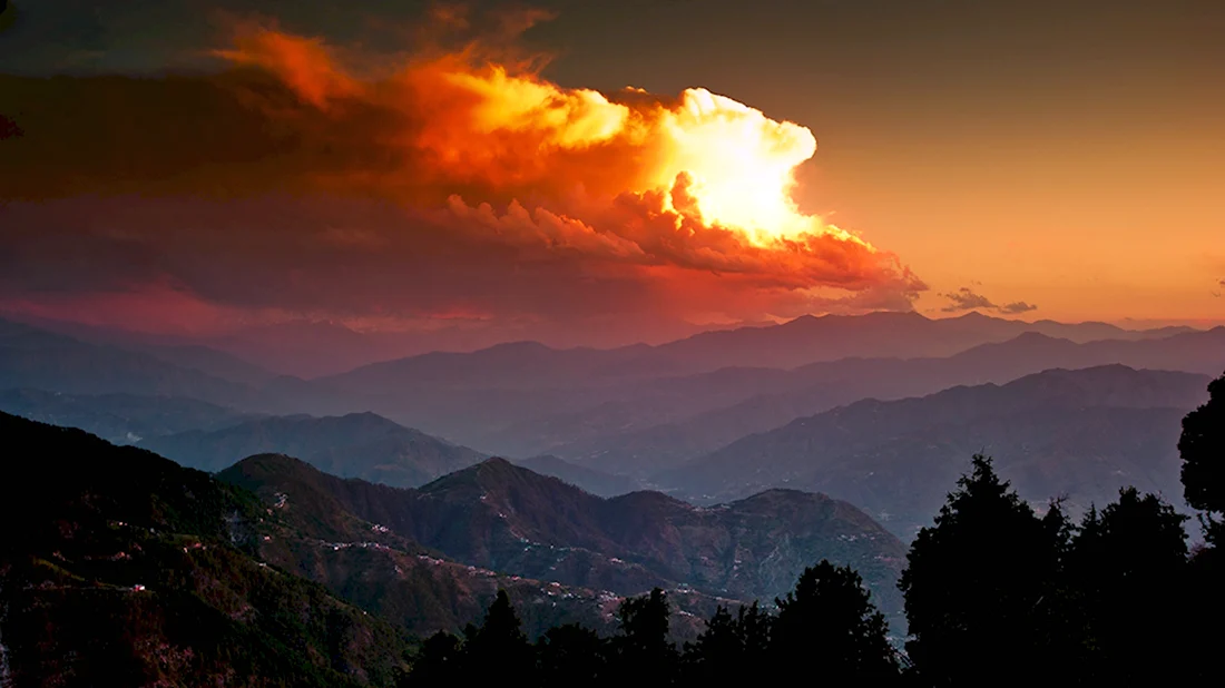 Рассвет в горах Индии