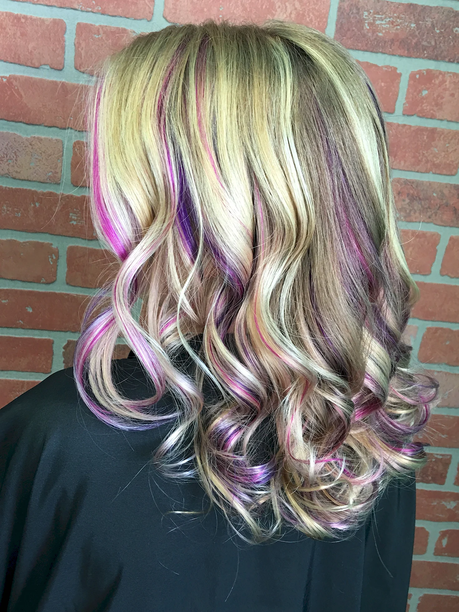 Разноцветное мелирование на русые волосы
