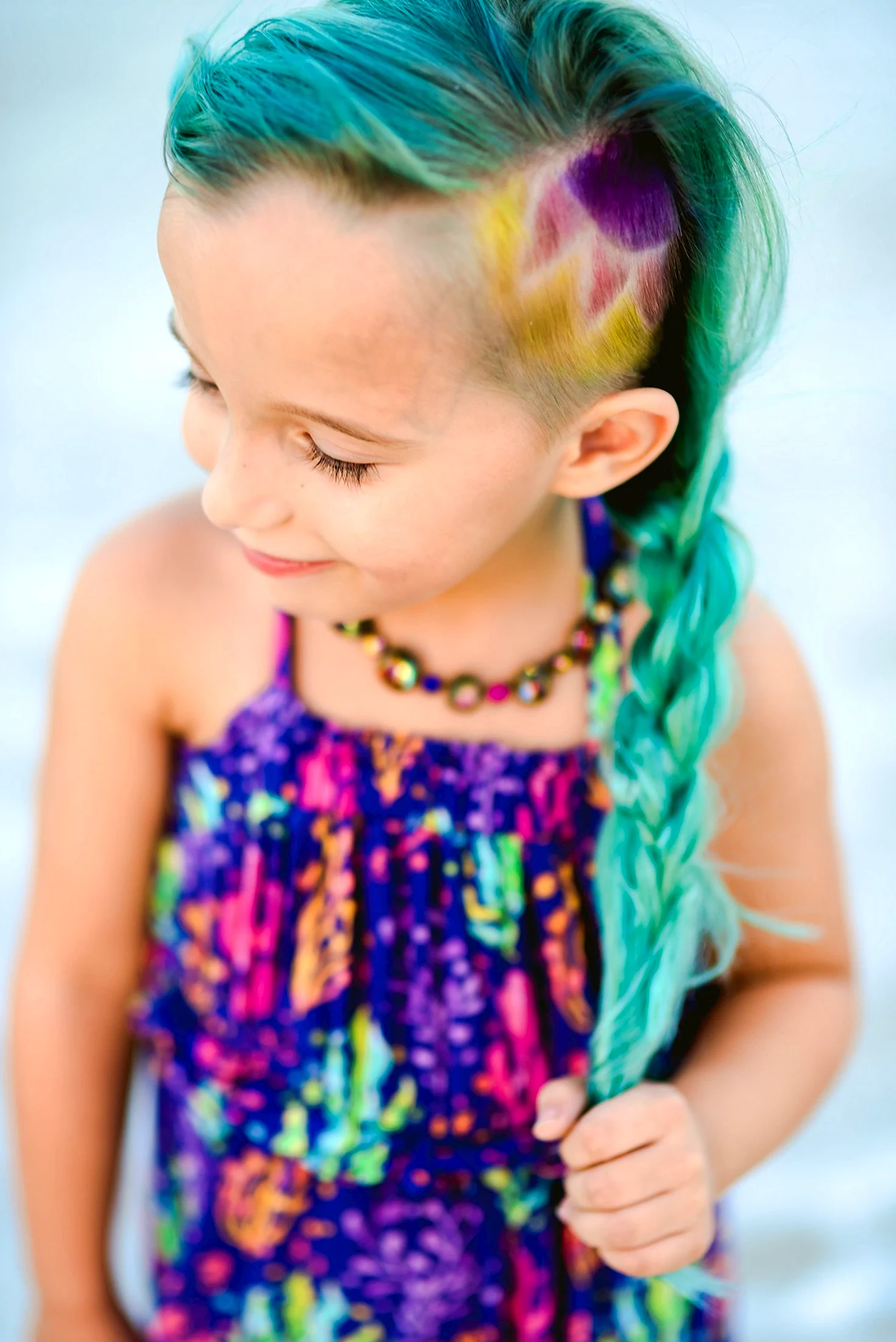 Разноцветные волосы у детей