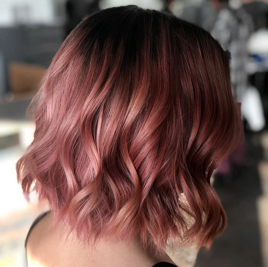 Розовое окрашивание на короткие волосы