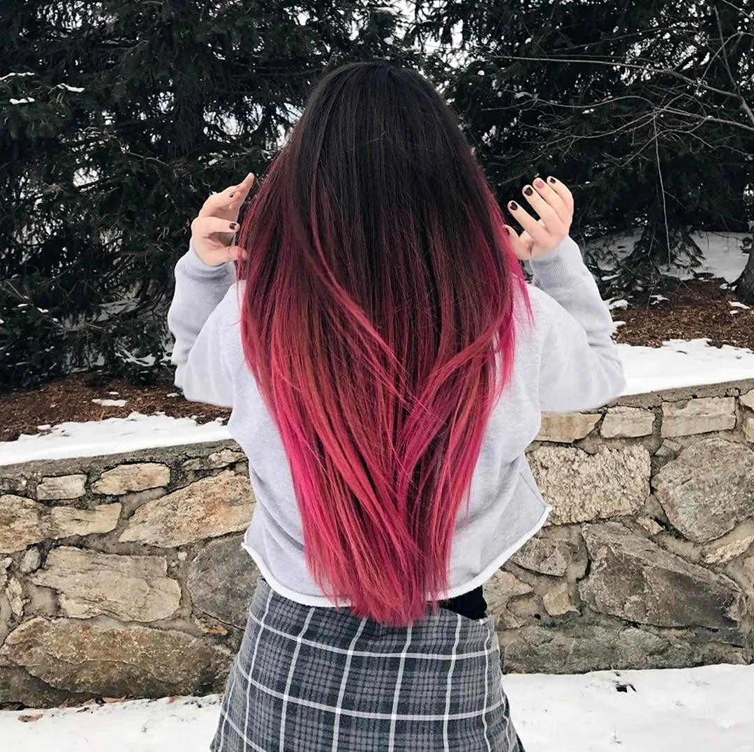 Розовые кончики волос