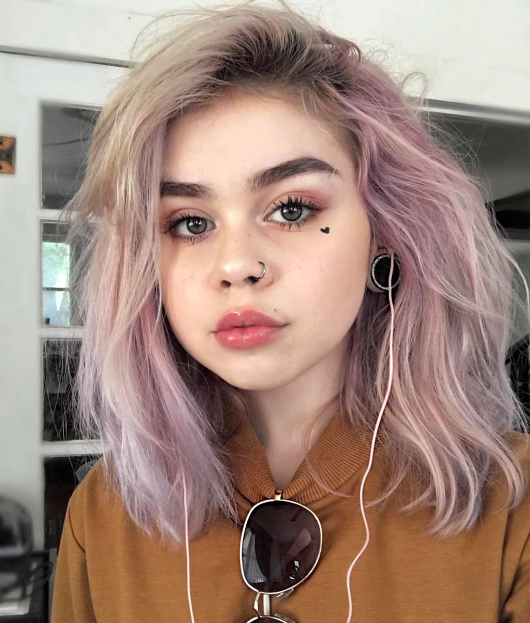 Розовые волосы у подростков