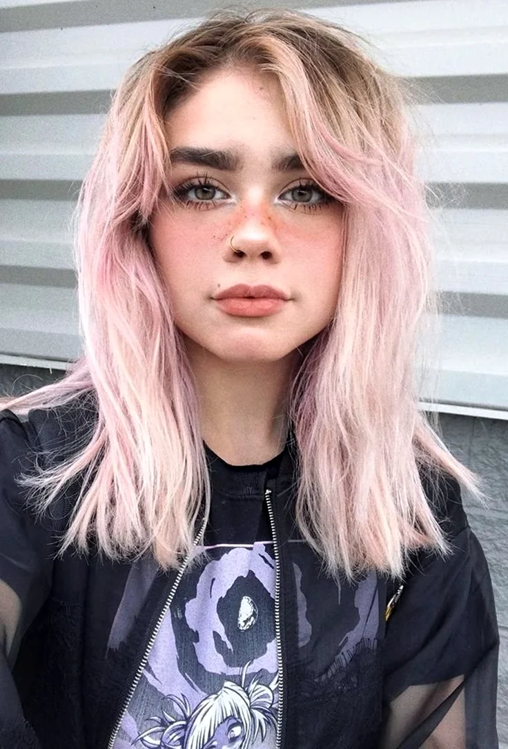 Розовый цвет волос подростков