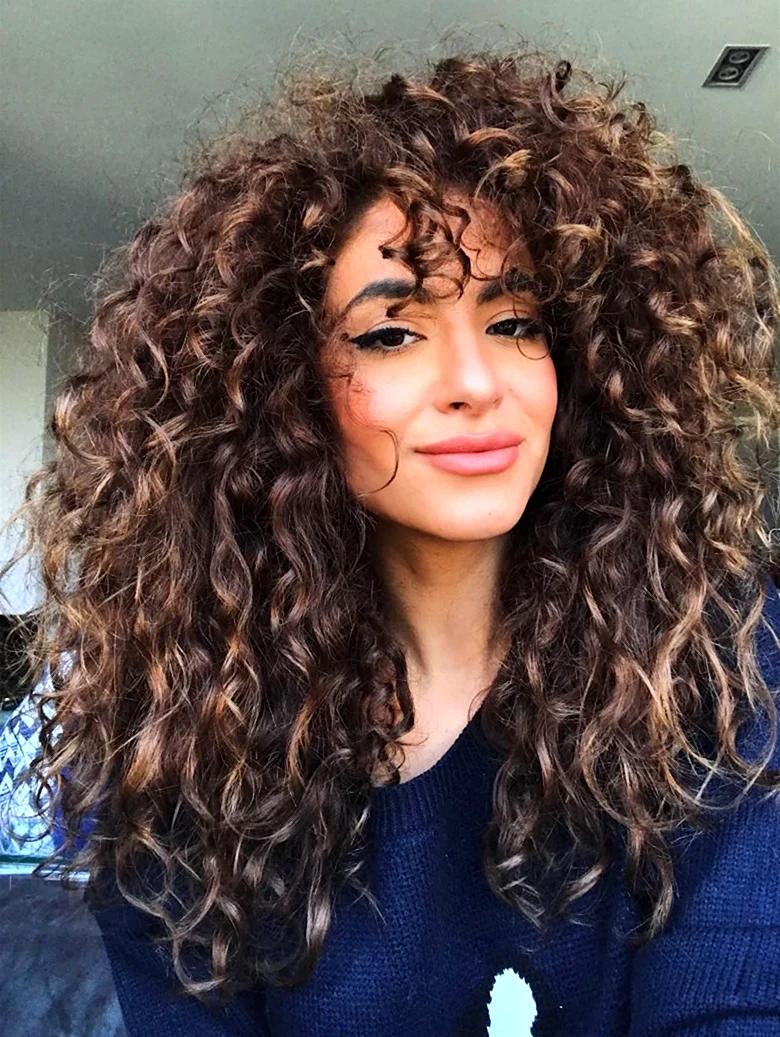 Sarah Angius curly