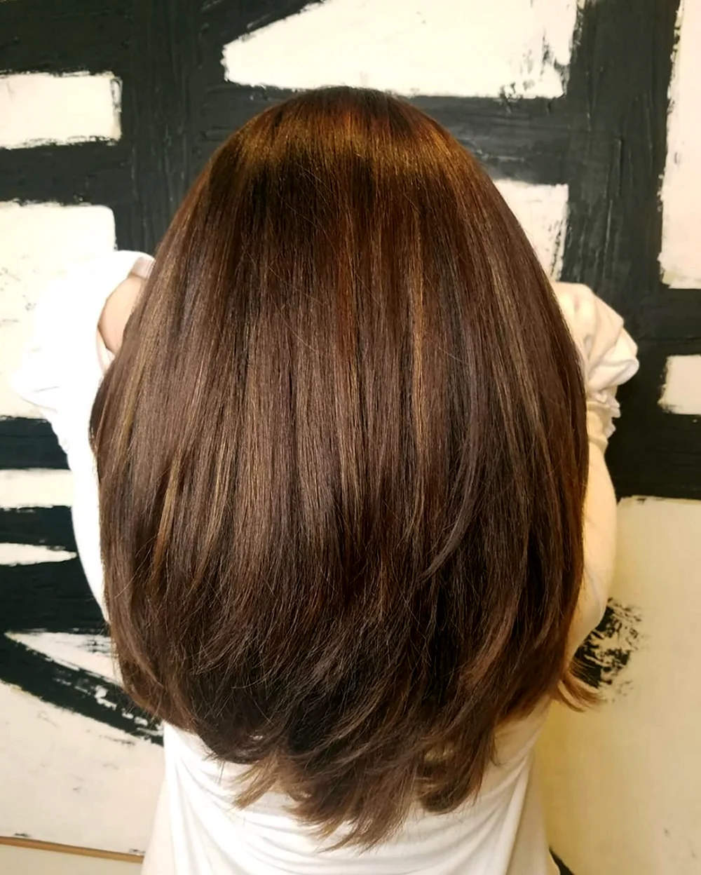 Шоколадный цвет волос каре