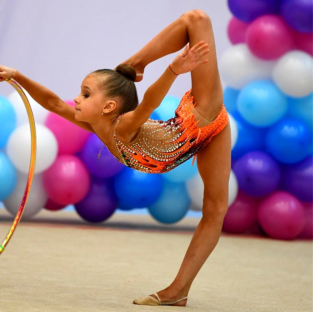 Софья Хуболова гимнастка