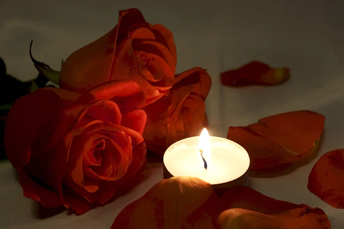 Спокойной ночи с розами и свечами
