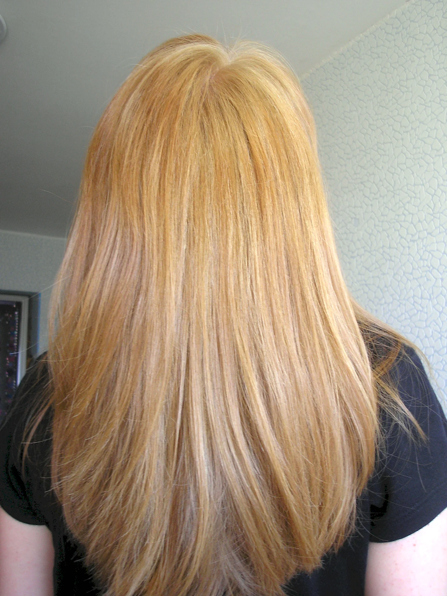 Стрижка полукругом на длинные светлые волосы