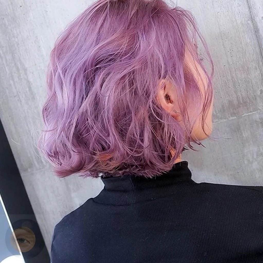 Светло розовые волосы короткие