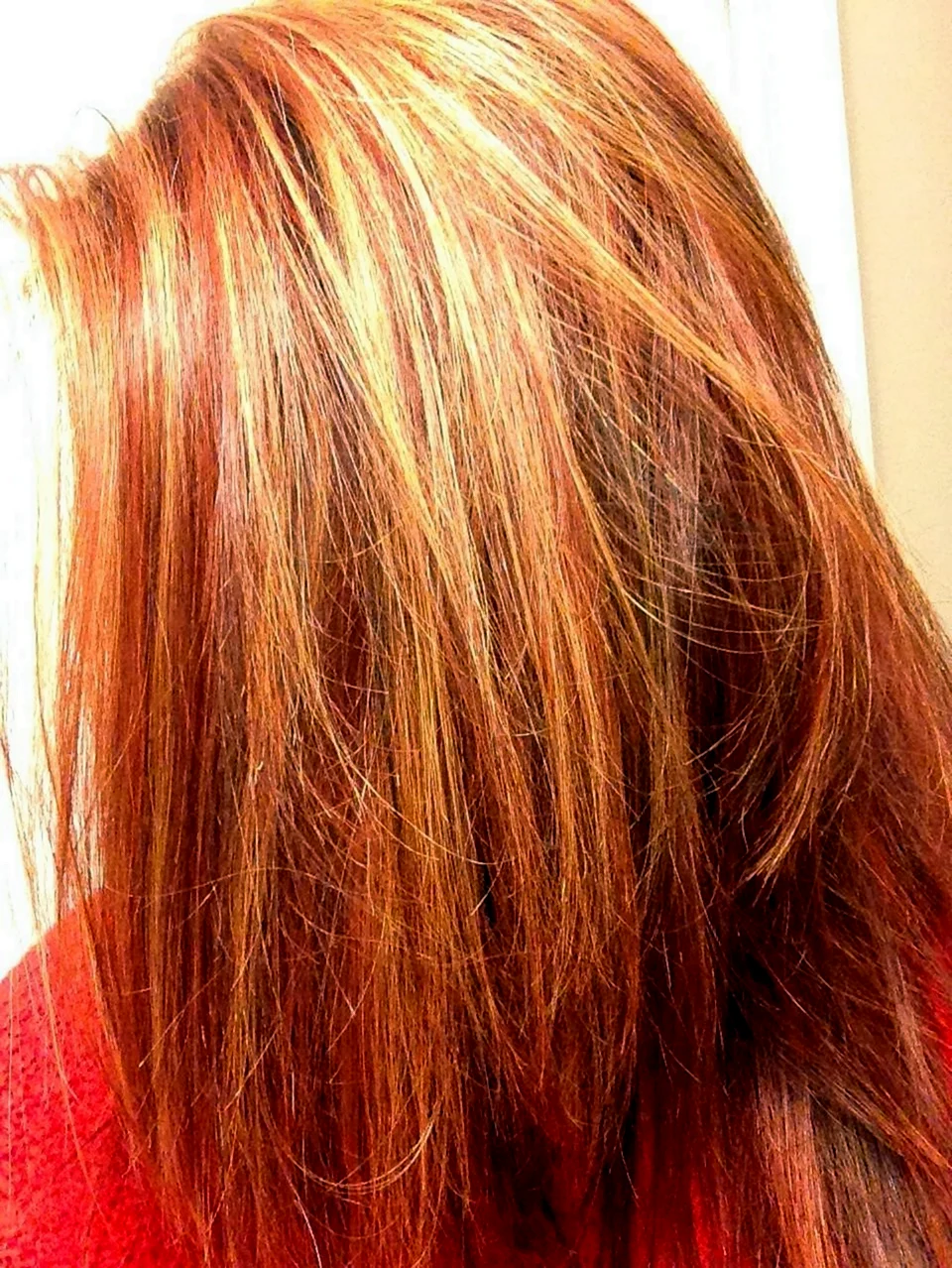 Светло рыжие волосы с мелированием