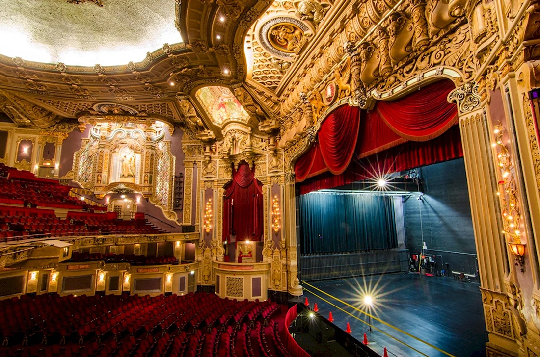 Театр Чикаго Chicago Theatre