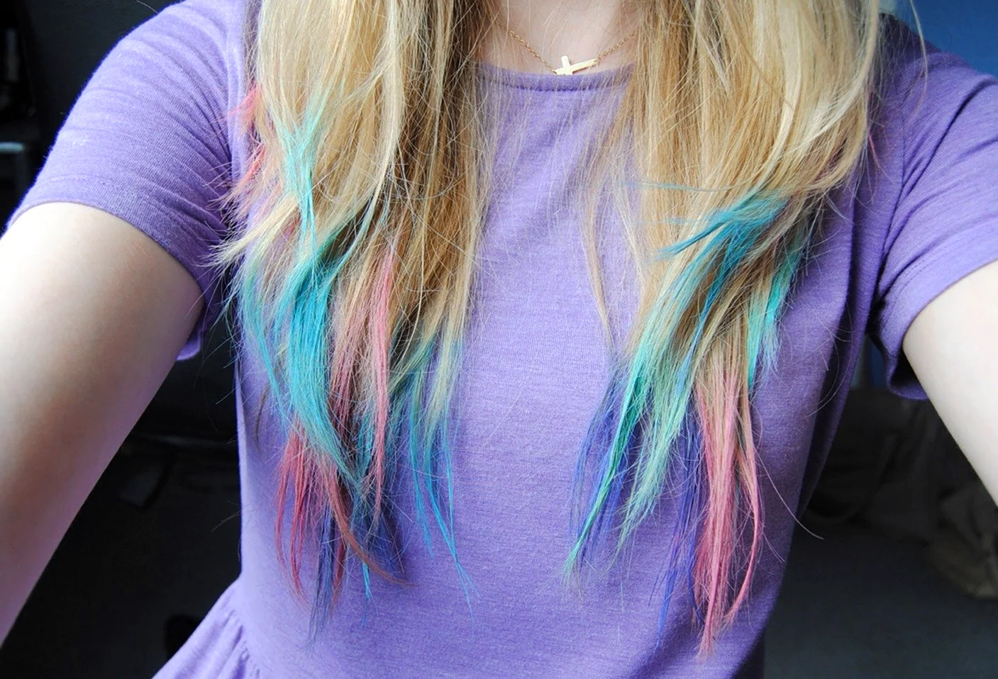 Цветные кончики волос