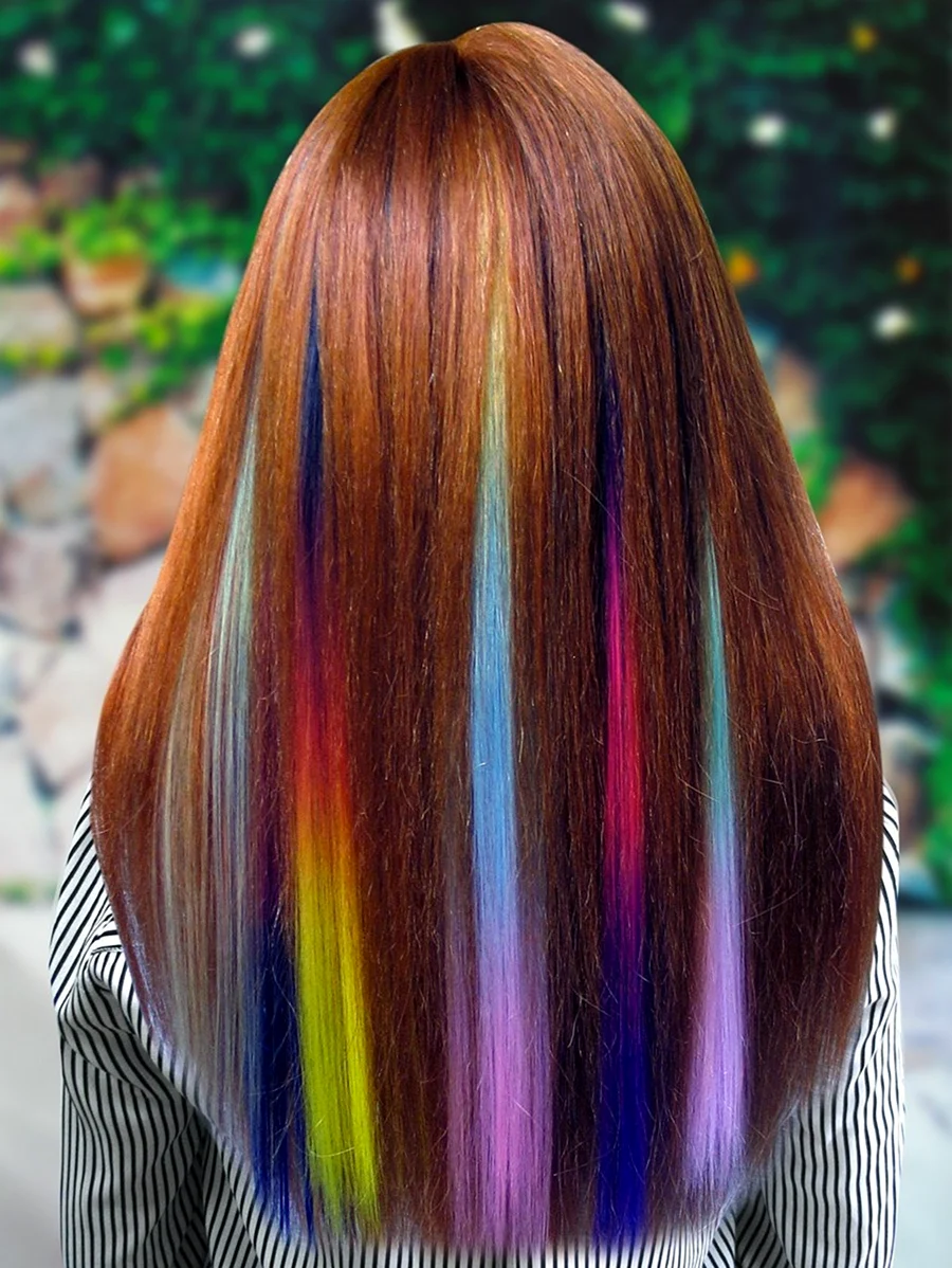 Цветные пряди на волосах