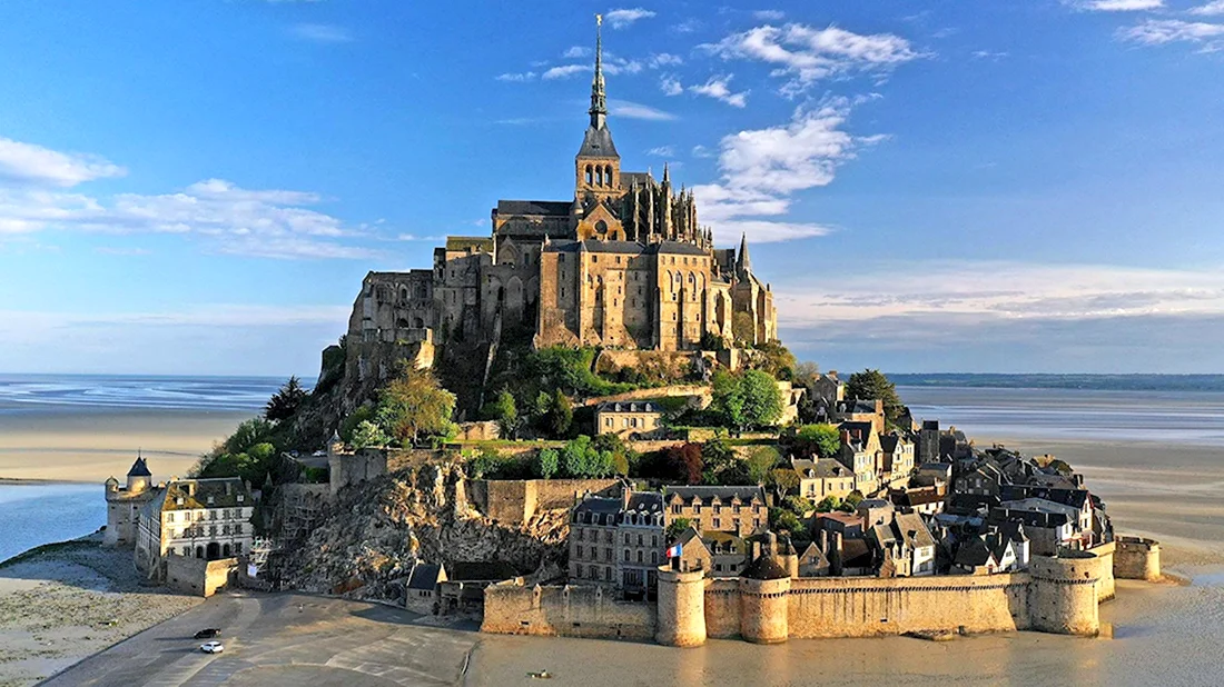 Замок Мон-сен-Мишель во Франции