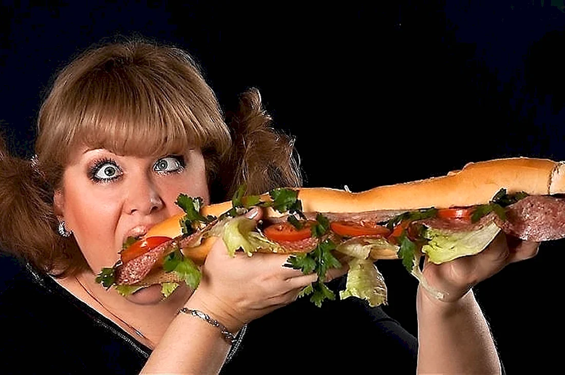 Женщина с бутербродом